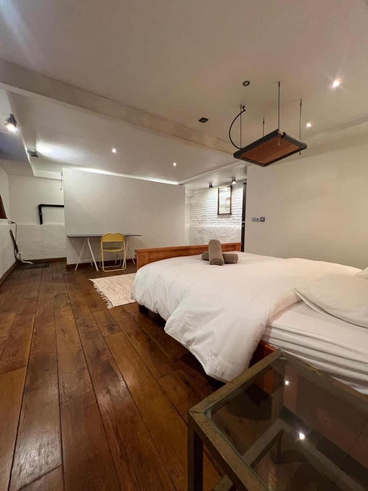 Etonnante Maison Au Style Unique A Bruxelles! Vakantiehuis Brussel